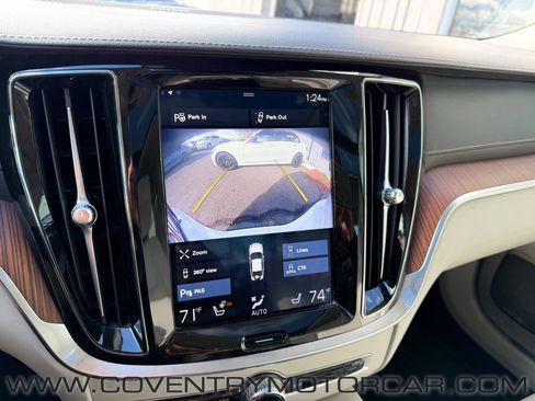 Used 2019 Volvo S60 T8 Inscription image 18