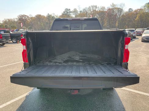 Used 2021 Chevrolet Silverado 1500 LT Trail Boss w/ Convenience Package II image 23