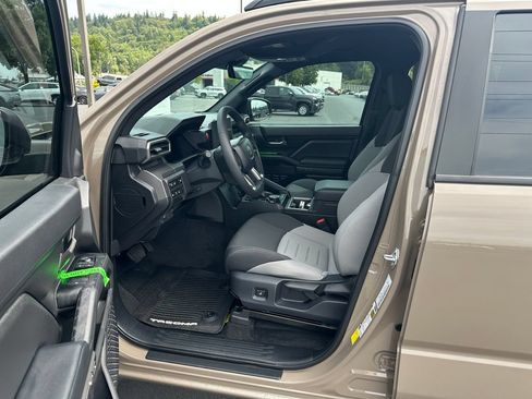 Used 2026 Toyota Tacoma TRD Off-Road AWD/4WD image 13