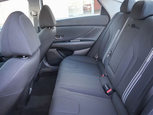 New 2025 Hyundai Elantra SEL image 14