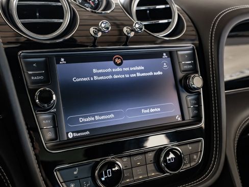 Used 2017 Bentley Bentayga image 31