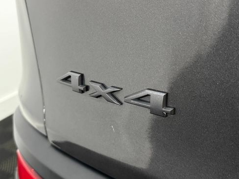 Used 2018 Jeep Cherokee Trailhawk AWD/4WD image 7