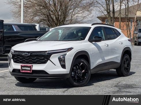 New 2026 Chevrolet Trax LT w/ Driver Confidence Package image 1
