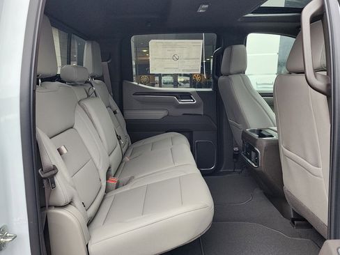New 2026 GMC Sierra 1500 SLT image 44