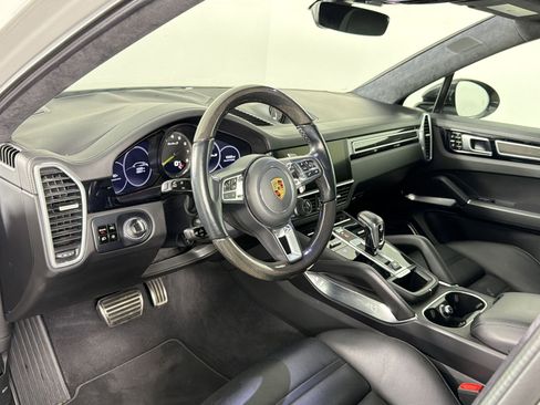 Used 2020 Porsche Cayenne Turbo S AWD/4WD image 4
