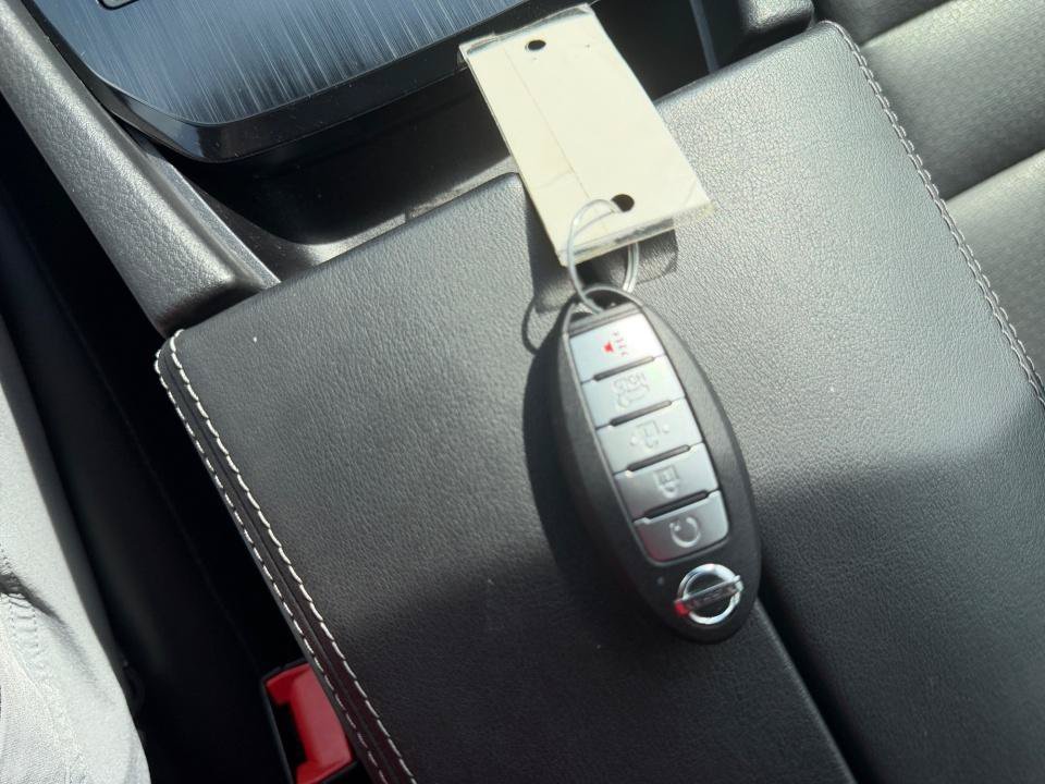 Used 2021 Nissan Rogue SV w/ Premium Package FWD image 34