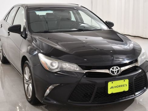 Used 2015 Toyota Camry SE FWD image 4