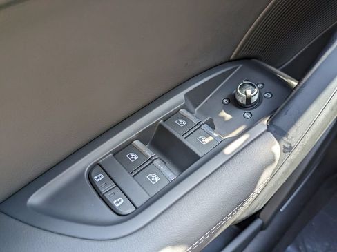 Used 2025 Audi Q5 e Premium Plus w/ Premium Plus Package AWD/4WD image 21