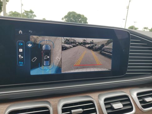 New 2026 Mercedes-Benz GLS 580 4MATIC image 30