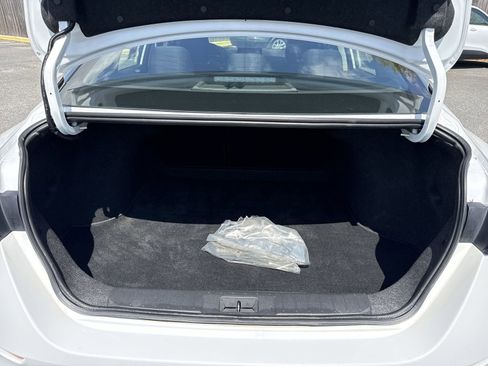 Used 2024 Nissan Sentra SV FWD image 28