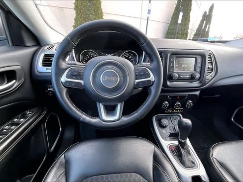 Used 2018 Jeep Compass Latitude w/ Cold Weather Group image 5