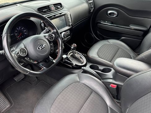 Used 2019 Kia Soul ! FWD image 9