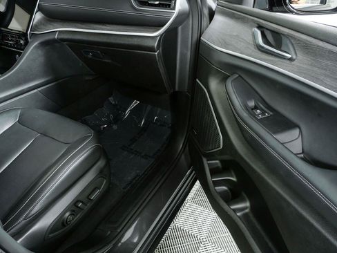 Used 2022 Jeep Grand Cherokee Limited RWD image 26