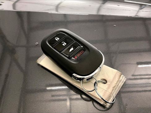 Used 2025 Honda HR-V LX image 9