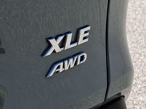 Used 2021 Toyota RAV4 XLE Premium AWD/4WD image 31