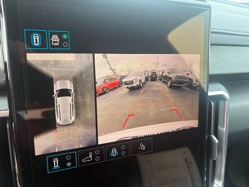 Used 2025 GMC Acadia Elevation image 12