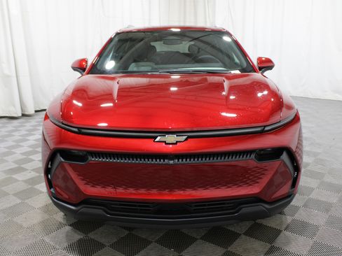 New 2026 Chevrolet Equinox EV LT image 39