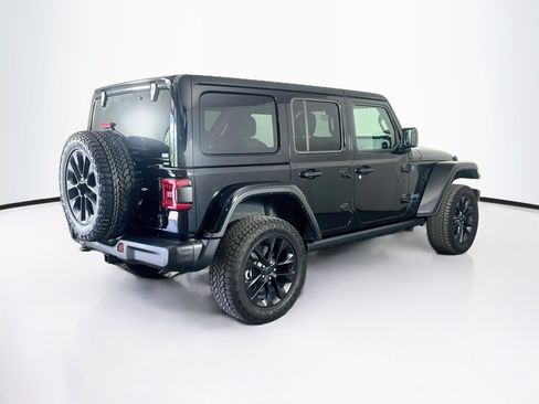 Used 2025 Jeep Wrangler Unlimited Sahara AWD/4WD image 9