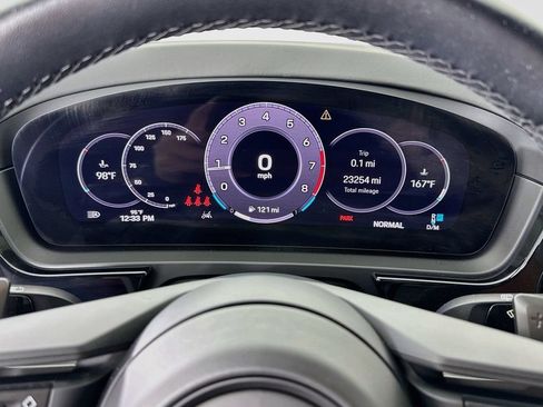 Certified 2024 Porsche Cayenne AWD/4WD image 16