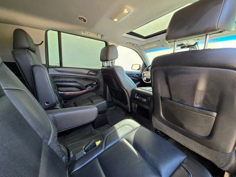 Used 2015 Chevrolet Suburban LTZ RWD image 18