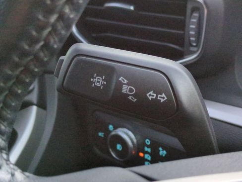 Certified 2021 Ford Explorer XLT w/ Equipment Group 202A image 28