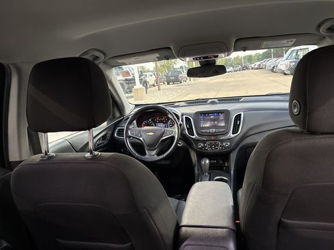 Used 2020 Chevrolet Equinox LT FWD image 2