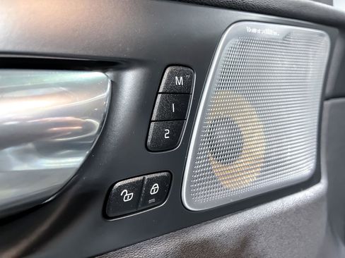 Used 2018 Volvo XC60 T6 Inscription w/ Convenience Package image 17