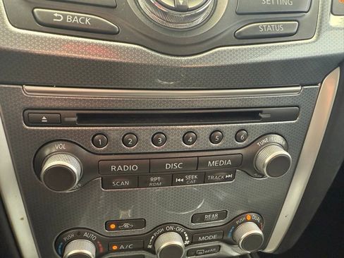 Used 2017 Nissan Pathfinder SL image 23