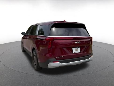 Used 2026 Kia Carnival FWD image 11