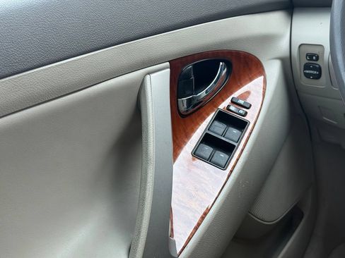 Used 2010 Toyota Camry FWD image 5