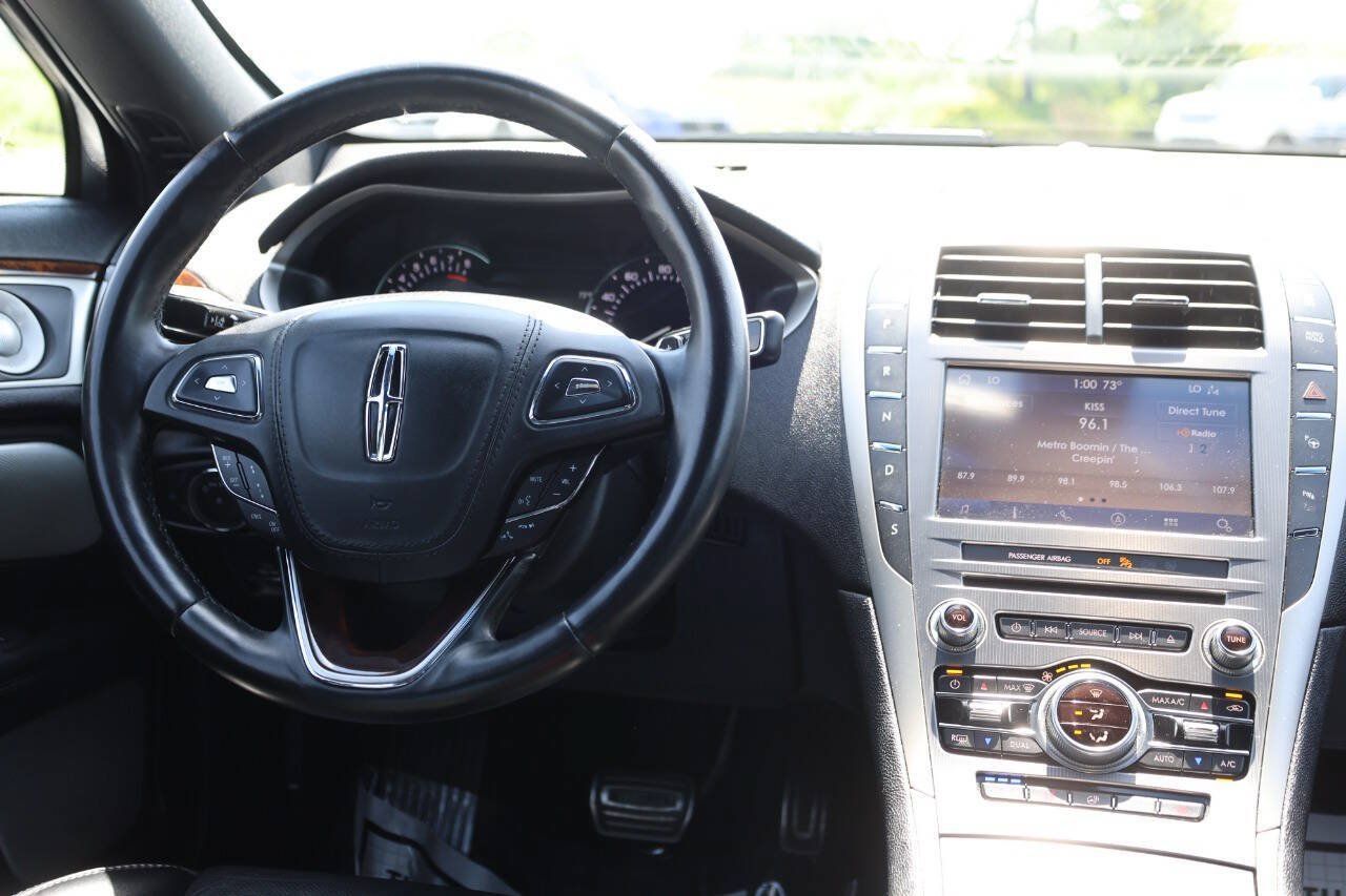 Used 2020 Lincoln MKZ Reserve w/ Luxury Package FWD image 23