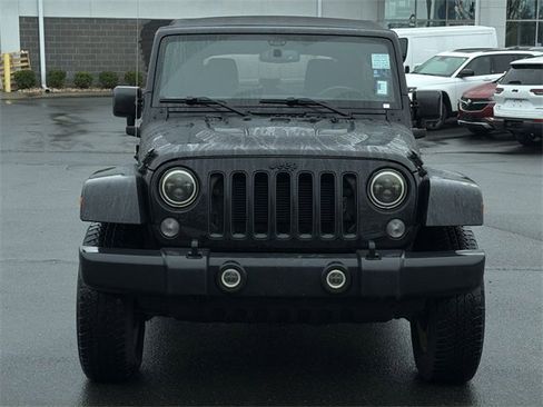Used 2015 Jeep Wrangler Unlimited Sahara image 16