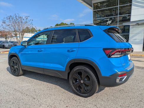 New 2026 Volkswagen Taos SEL image 4