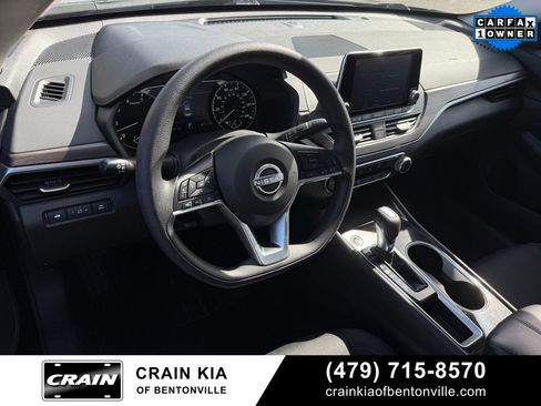 Used 2024 Nissan Altima 2.5 SV FWD image 9