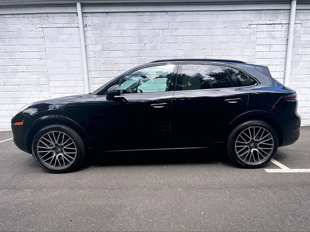 Certified 2023 Porsche Cayenne AWD/4WD image 2
