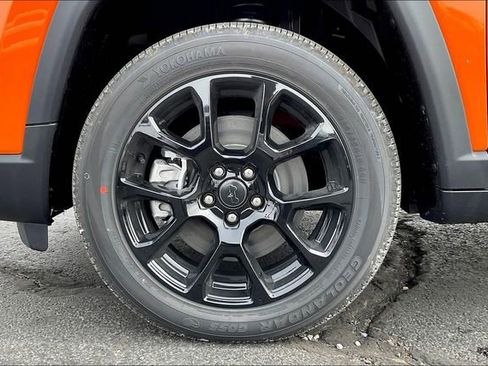 New 2026 Jeep Compass Latitude image 12