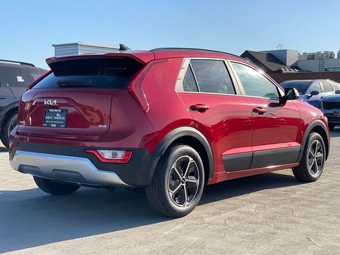 New 2026 Kia Niro EX FWD image 3