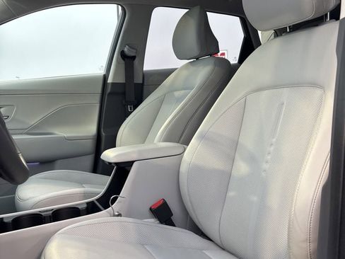 Used 2025 Hyundai Kona Limited image 20