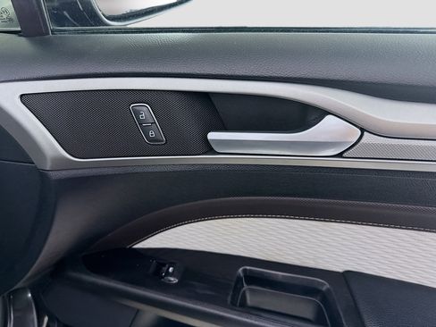 Used 2019 Ford Fusion SE w/ Equipment Group 151A image 31