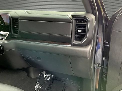 Used 2023 GMC Sierra 1500 SLT AWD/4WD image 26