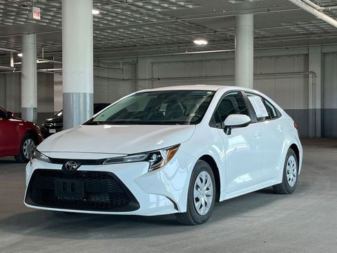 Used 2020 Toyota Corolla L FWD image 4