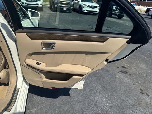 Used 2010 Mercedes-Benz E 350 Sedan image 36