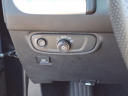 Used 2024 GMC Terrain SLE AWD/4WD image 22