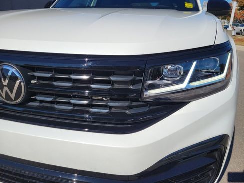 Certified 2023 Volkswagen Atlas Cross Sport SEL R-Line image 30