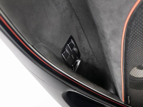 Used 2023 McLaren Artura RWD image 12