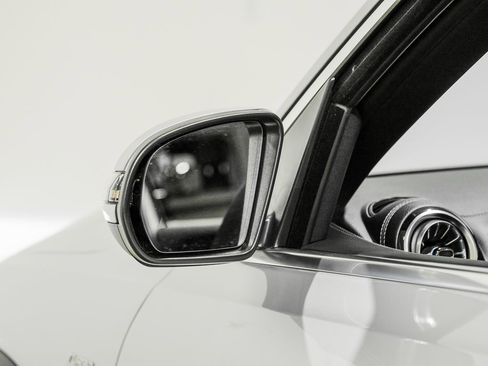 Used 2024 Mercedes-Benz GLB 35 AMG 4MATIC image 39