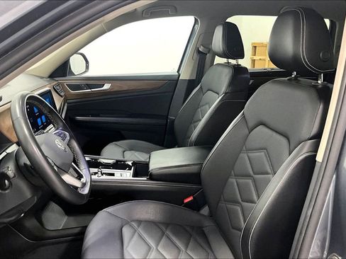 Used 2024 Volkswagen Atlas SE AWD/4WD image 26