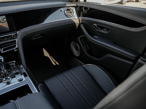 New 2026 Bentley Flying Spur Plug-In Hybrid image 33