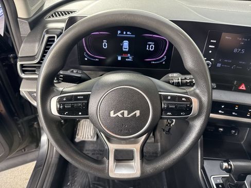 Used 2023 Kia Sportage LX AWD/4WD image 11