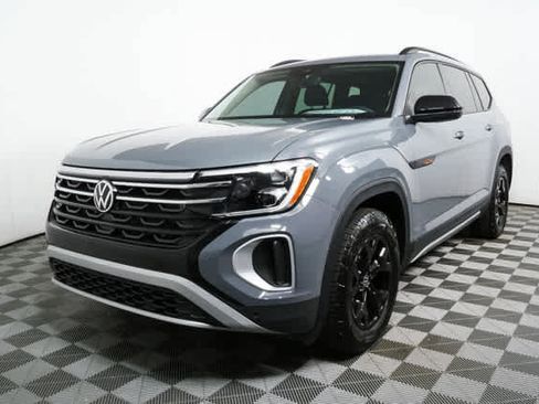 New 2026 Volkswagen Atlas Peak Edition AWD/4WD image 32